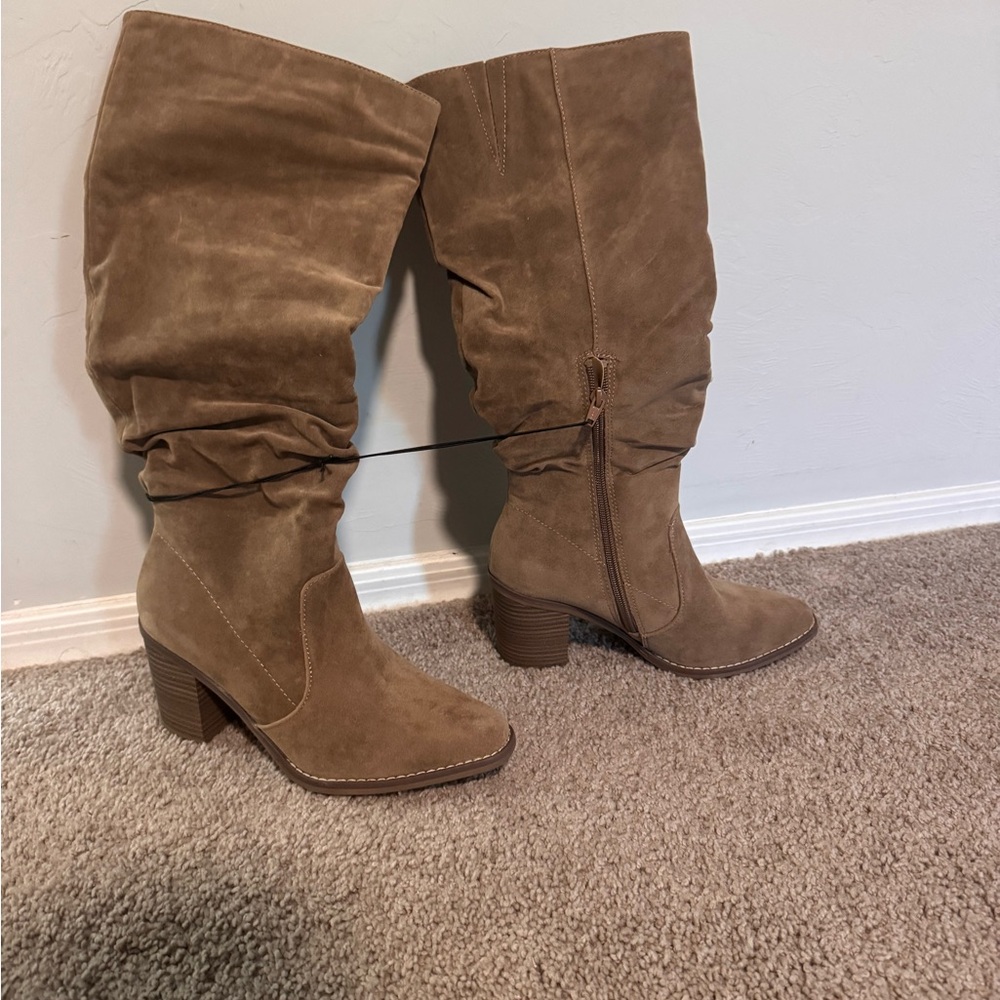Universal Thread Tan Heeled Boots